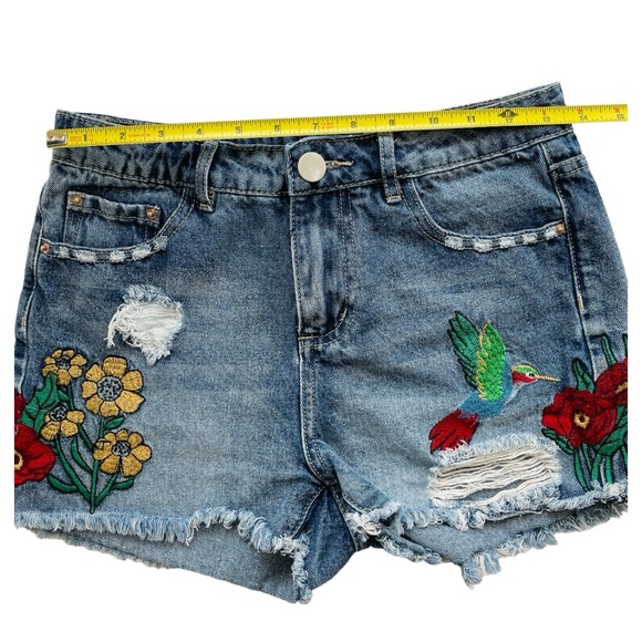 Dex Denim Emroidered Distressed Shorts with Hummingbird Flowers and Butterfly - Picture 4 of 8